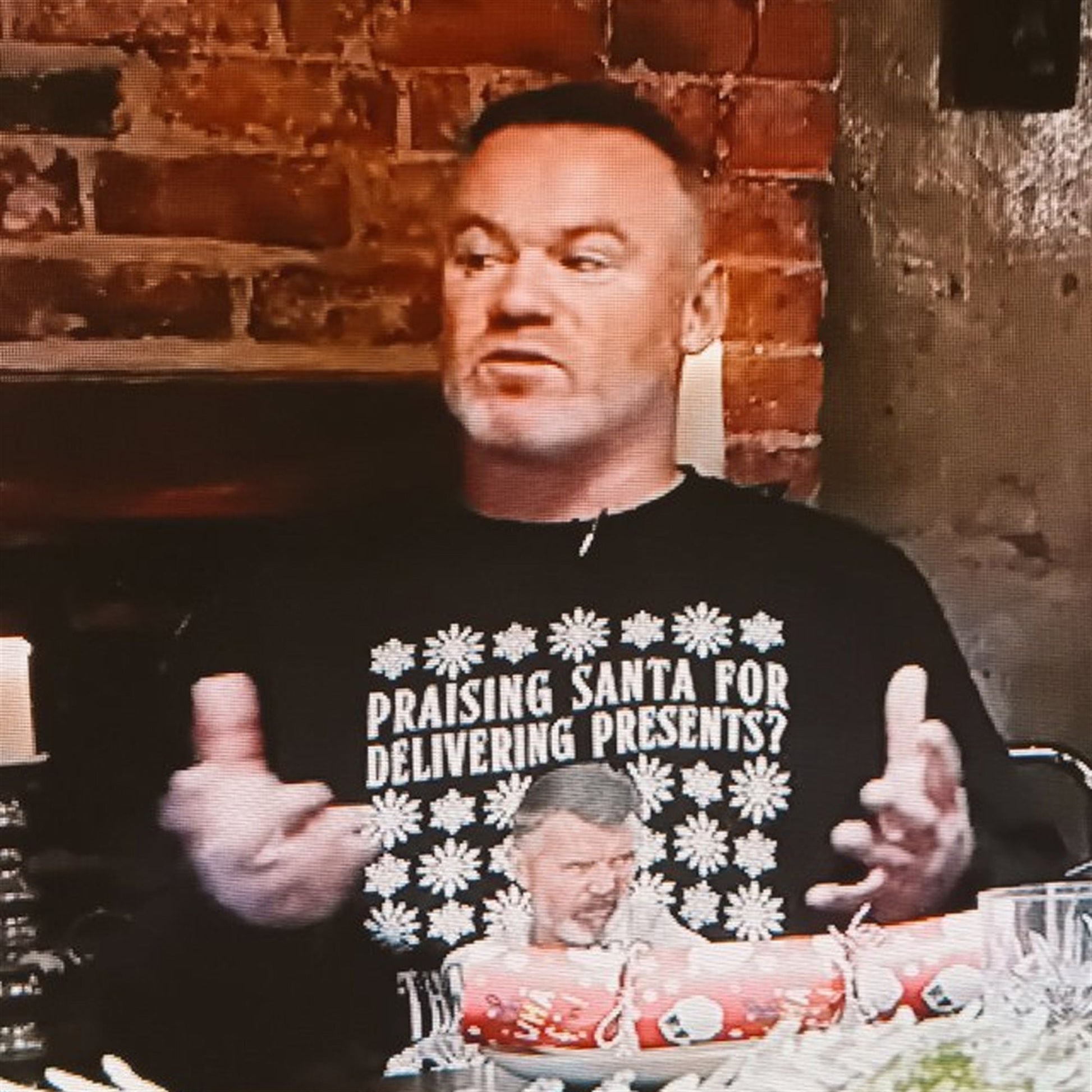 Wayne Rooney Praising Santa For Delivering Presents That's His Jog Ugly Sweater - Moonbestprint