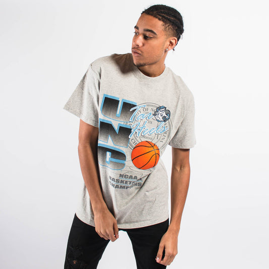 University of North Carolina Tar Heels Vintage College Basketball NCAA T-Shirt