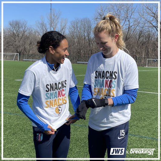 Lynn Williams and Sam Mewis : SnaKCs